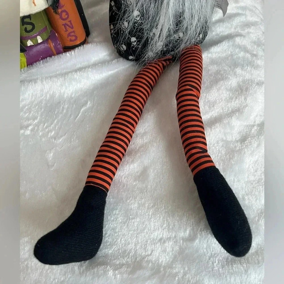 Halloween Gnome Shelf Sitter and Four Book Potion Spells Brews Skull Plaster - Picture 7 of 13